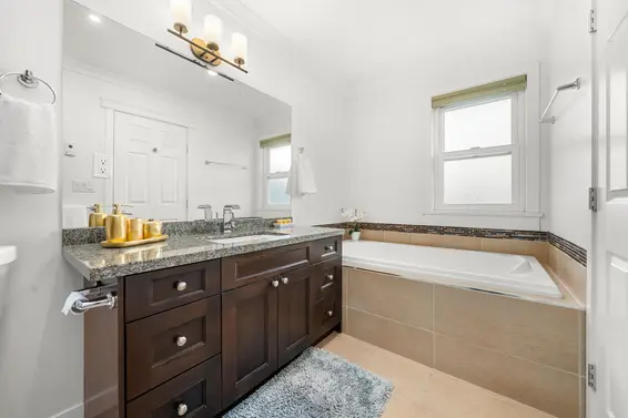 2733 Tempe Glen Drive, North Vancouver For Sale - image 23