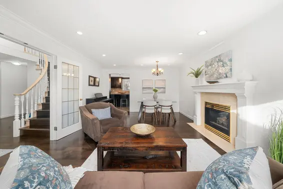 2733 Tempe Glen Drive, North Vancouver For Sale - image 4