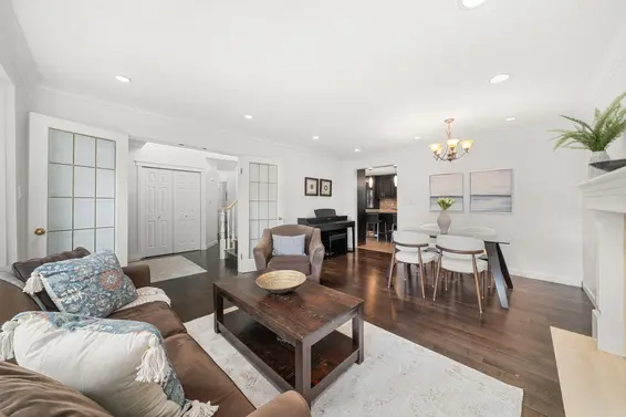 2733 Tempe Glen Drive, North Vancouver For Sale - image 5