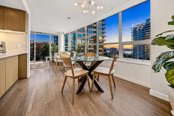 704 125 East 14th Street, North Vancouver