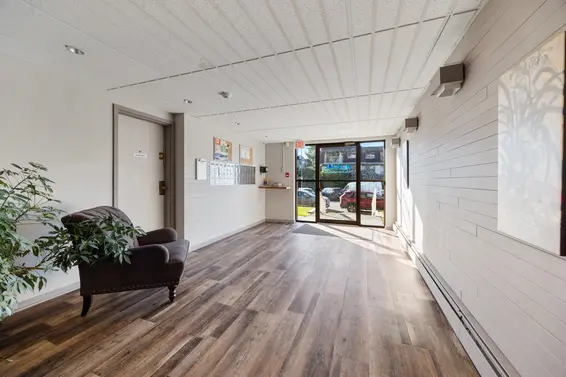 102 264 West 2nd Street, North Vancouver For Sale - image 4