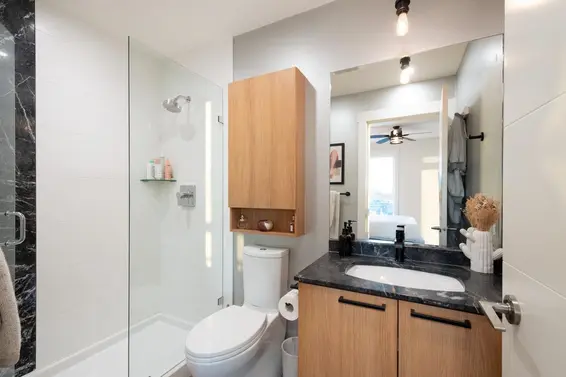 417 733 West 14th Street, North Vancouver For Sale - image 28