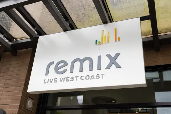 417 733 West 14th Street, North Vancouver For Sale - image 3