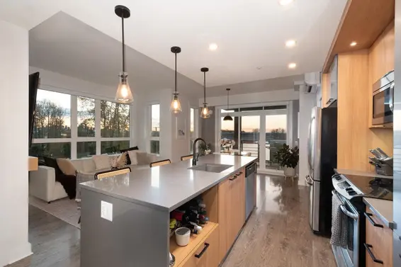 417 733 West 14th Street, North Vancouver For Sale - image 5