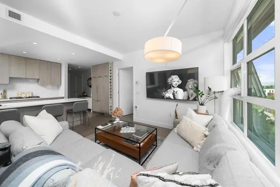 413 747 East 3rd Street, North Vancouver For Sale - image 11