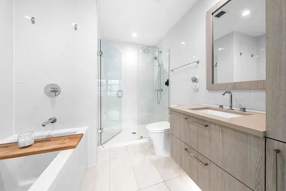 413 747 East 3rd Street, North Vancouver For Sale - image 21