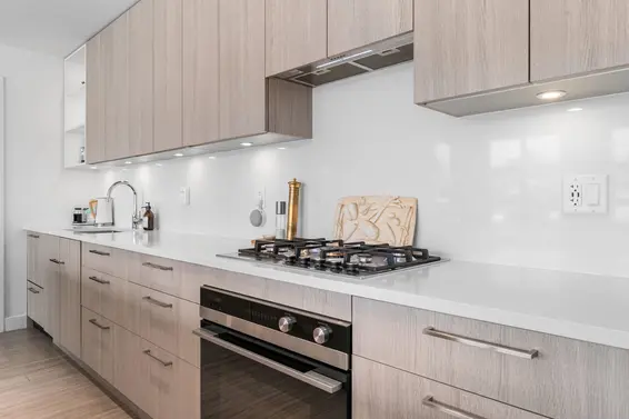 413 747 East 3rd Street, North Vancouver For Sale - image 3