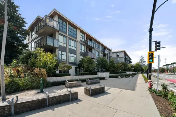 413 747 East 3rd Street, North Vancouver For Sale - image 40
