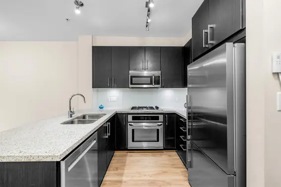 111 139 West 22nd Street, North Vancouver For Sale - image 4