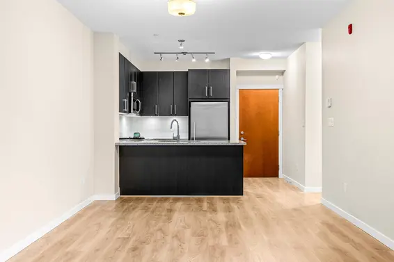 111 139 West 22nd Street, North Vancouver For Sale - image 8