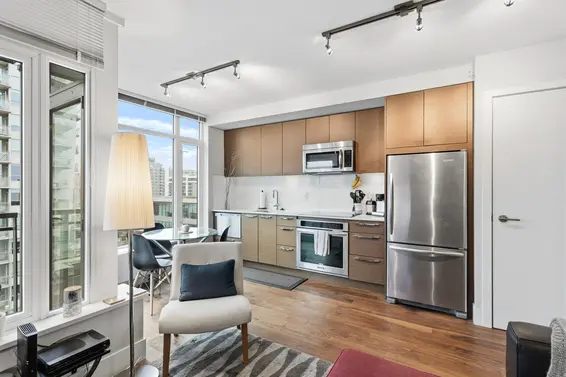 1006 111 East 13th Street, North Vancouver For Sale - image 5