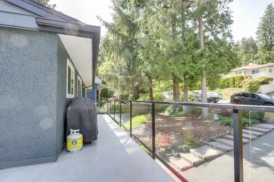 999 Frederick Road, North Vancouver For Sale - image 25