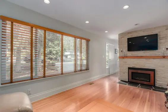 999 Frederick Road, North Vancouver For Sale - image 7