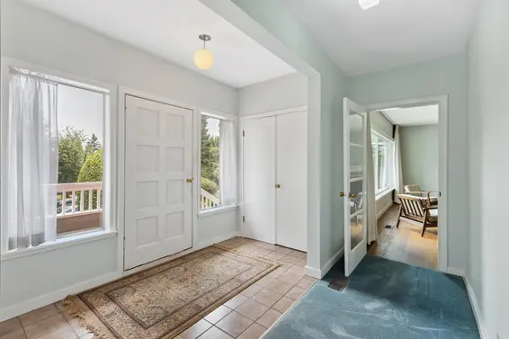 1053 Lawson Avenue, West Vancouver For Sale - image 2
