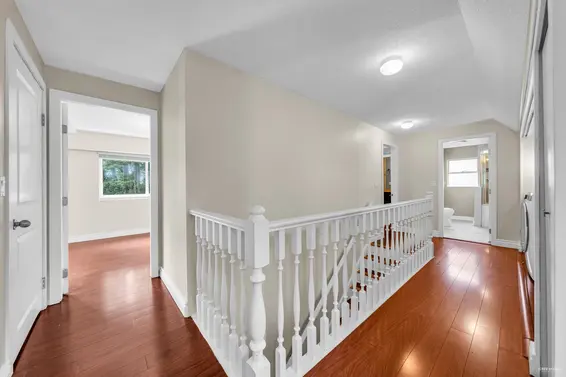 84 Laurie Crescent, West Vancouver For Sale - image 11