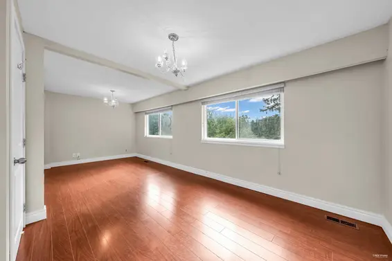 84 Laurie Crescent, West Vancouver For Sale - image 13