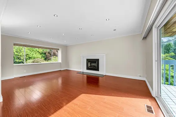 84 Laurie Crescent, West Vancouver For Sale - image 2