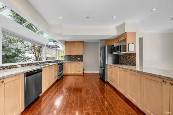 84 Laurie Crescent, West Vancouver For Sale - image 5