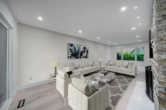 867 Frederick Road, North Vancouver For Sale - image 2