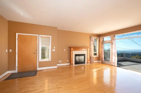 4080 St. Pauls Avenue, North Vancouver For Sale - image 2