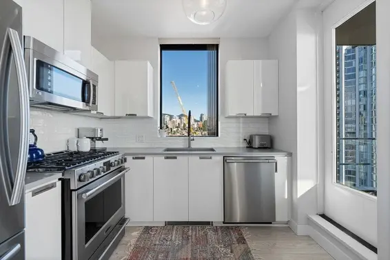 1707 151 West 2nd Street, North Vancouver For Sale - image 14