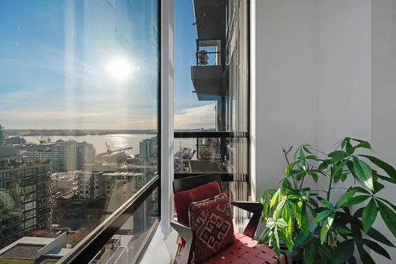 1707 151 West 2nd Street, North Vancouver For Sale - image 2