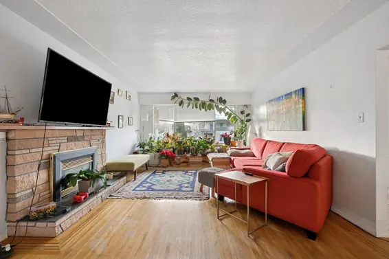 328 East 18th Street, North Vancouver For Sale - image 4