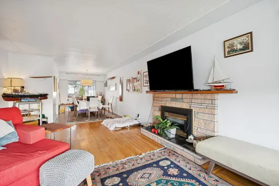 328 East 18th Street, North Vancouver For Sale - image 5