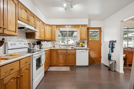 328 East 18th Street, North Vancouver For Sale - image 7