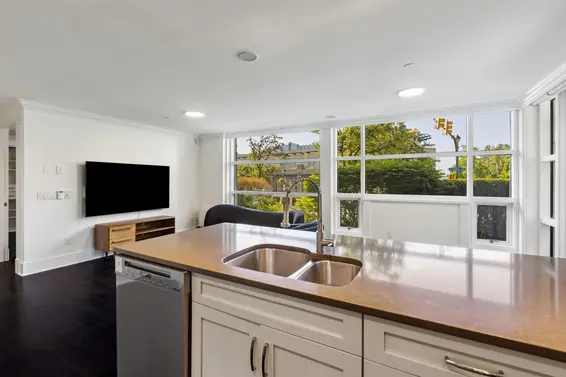 10 1891 Marine Drive, West Vancouver For Sale - image 10