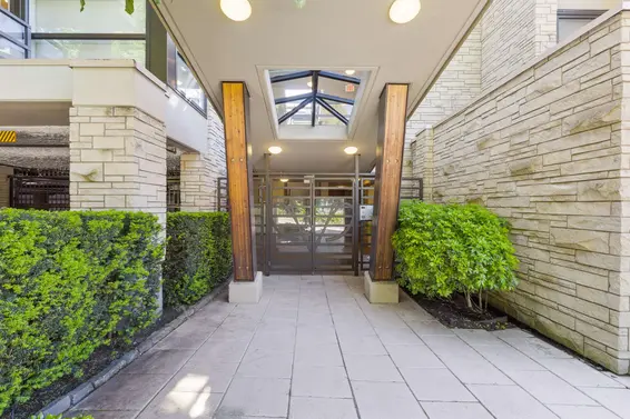 10 1891 Marine Drive, West Vancouver For Sale - image 2