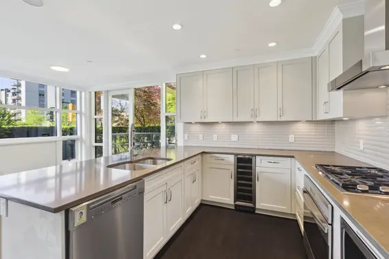 10 1891 Marine Drive, West Vancouver For Sale - image 9