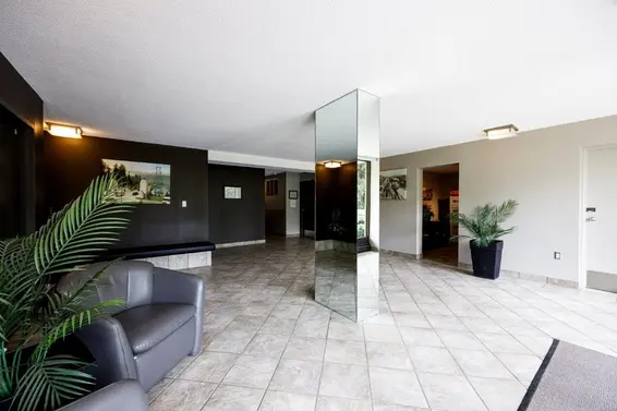403 114 West Keith Road, North Vancouver For Sale - image 2