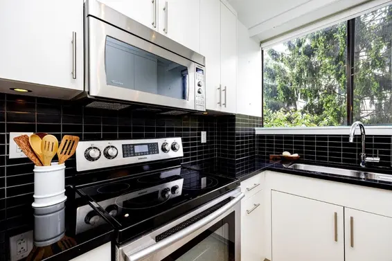 403 114 West Keith Road, North Vancouver For Sale - image 7