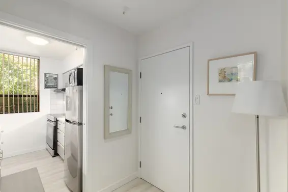 101 1737 Duchess Avenue, West Vancouver For Sale - image 2