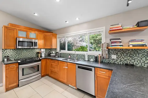 326 Moyne Drive, West Vancouver For Sale - image 15