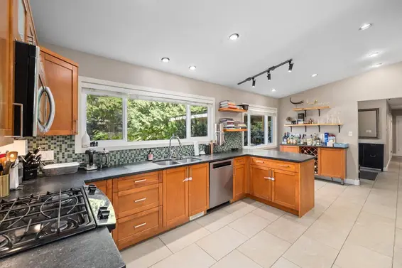326 Moyne Drive, West Vancouver For Sale - image 17