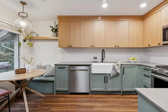 15 901 West 17 Street, North Vancouver For Sale - image 1