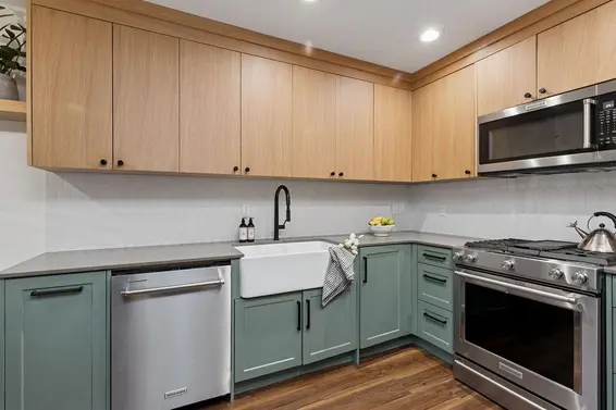 15 901 West 17 Street, North Vancouver For Sale - image 2