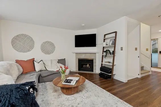 15 901 West 17 Street, North Vancouver For Sale - image 21