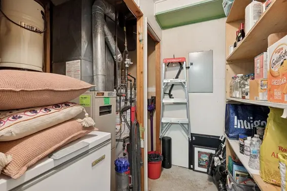 15 901 West 17 Street, North Vancouver For Sale - image 30