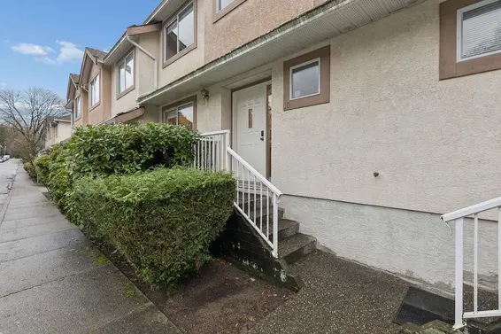 15 901 West 17 Street, North Vancouver For Sale - image 35