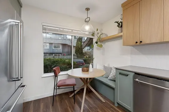 15 901 West 17 Street, North Vancouver For Sale - image 4