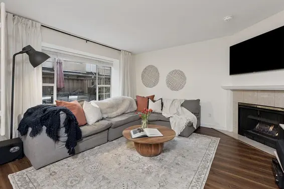 15 901 West 17 Street, North Vancouver For Sale - image 6