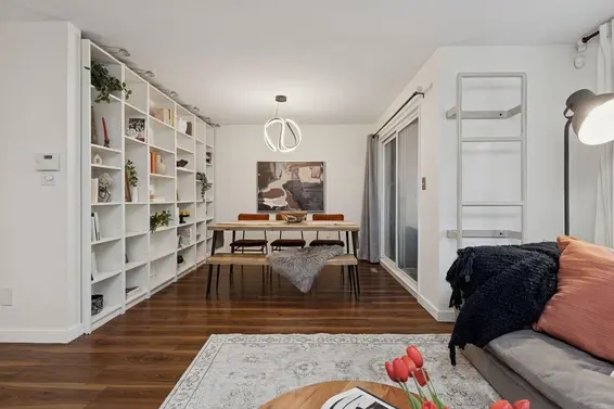 15 901 West 17 Street, North Vancouver For Sale - image 8