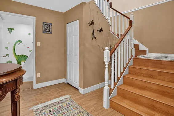 2322 Kirkstone Road, North Vancouver For Sale - image 3