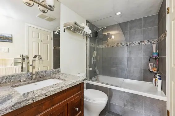 221 210 West 2nd Street, North Vancouver For Sale - image 19