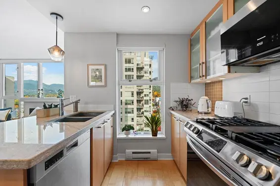 1004 121 West 16th Street, North Vancouver For Sale - image 8