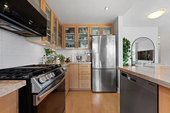 1004 121 West 16th Street, North Vancouver For Sale - image 9