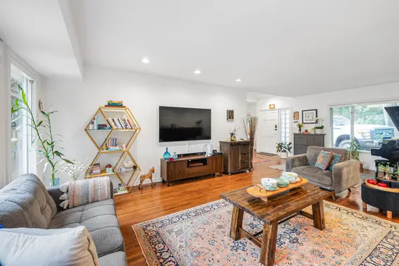 417 Hadden Drive, West Vancouver For Sale - image 3